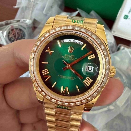 ROLEX      Day Date 40 RO2025