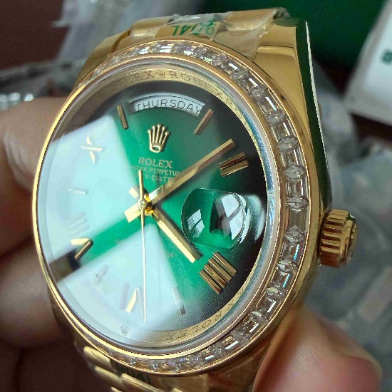 ROLEX      Day Date 40 RO2025