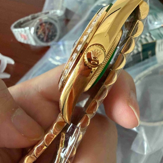 ROLEX      Day Date 40 RO2025