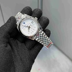 ROLEX   Who cares RO2029