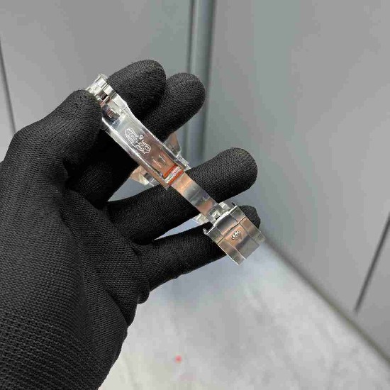 ROLEX   Who cares RO2029