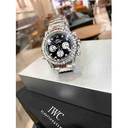 ROLEX     A Cosmograph Daytona RO2056