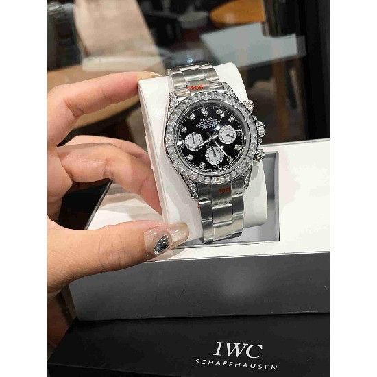 ROLEX     A Cosmograph Daytona RO2056