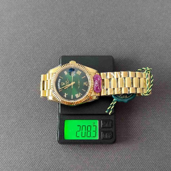 ROLEX   Day Date 40 RO2063 (18K gold 210g)