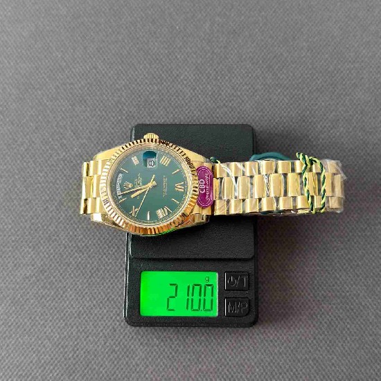 ROLEX   Day Date 40 RO2064 (18K gold 210g)