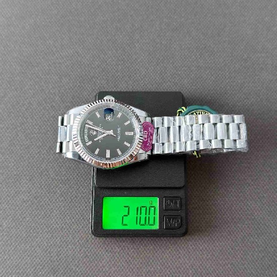 ROLEX   Day Date 40 RO2066 (18K gold 210g)