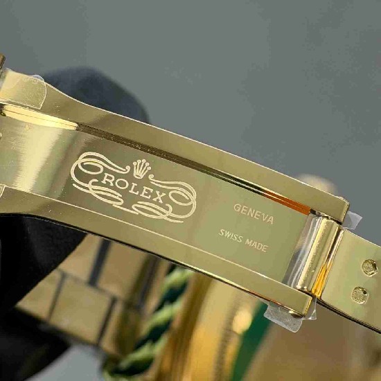 ROLEX   Day Date 40 RO2067 (18K gold 210g)