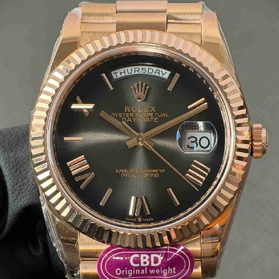 ROLEX   Day Date 40 RO2069 (18K gold 210g)