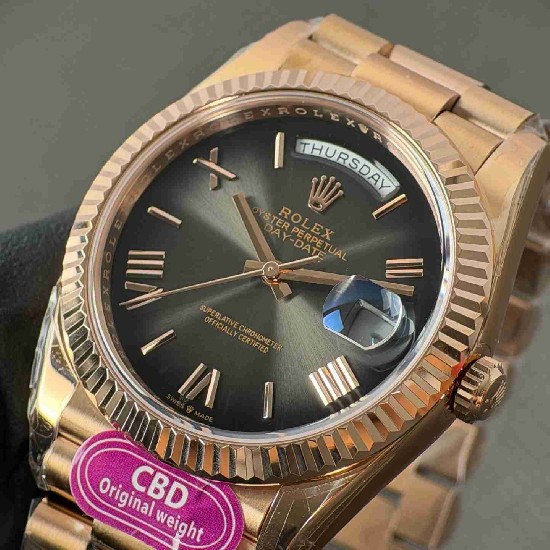 ROLEX   Day Date 40 RO2069 (18K gold 210g)