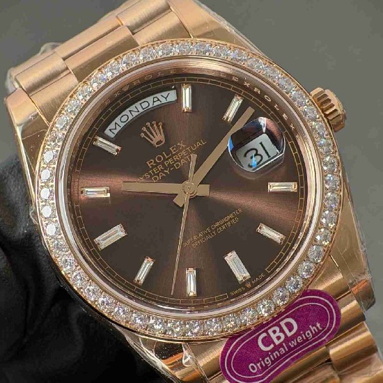 ROLEX   Day Date 40 RO2071 (18K gold 210g)