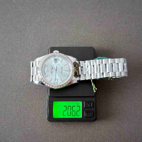 ROLEX   Day Date 40 RO2073 (18K gold 210g)
