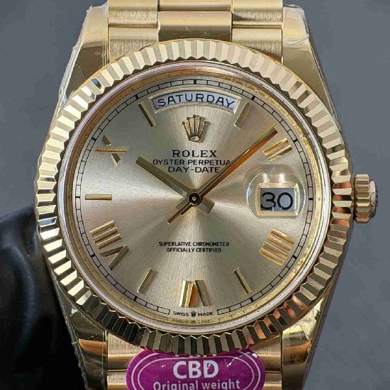 ROLEX   Day Date 40 RO2075 (18K gold 210g)
