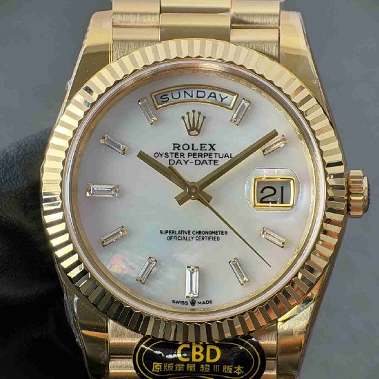 ROLEX   Day Date 40 RO2076 (18K gold 210g)
