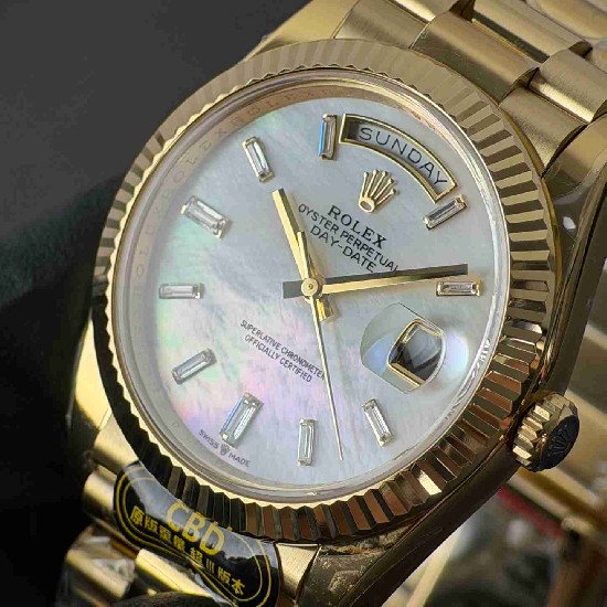 ROLEX   Day Date 40 RO2076 (18K gold 210g)