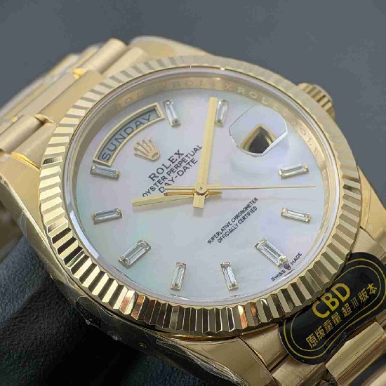 ROLEX   Day Date 40 RO2076 (18K gold 210g)