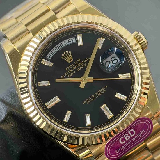 ROLEX   Day Date 40 RO2077 (18K gold 210g)