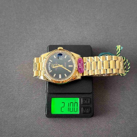 ROLEX   Day Date 40 RO2077 (18K gold 210g)