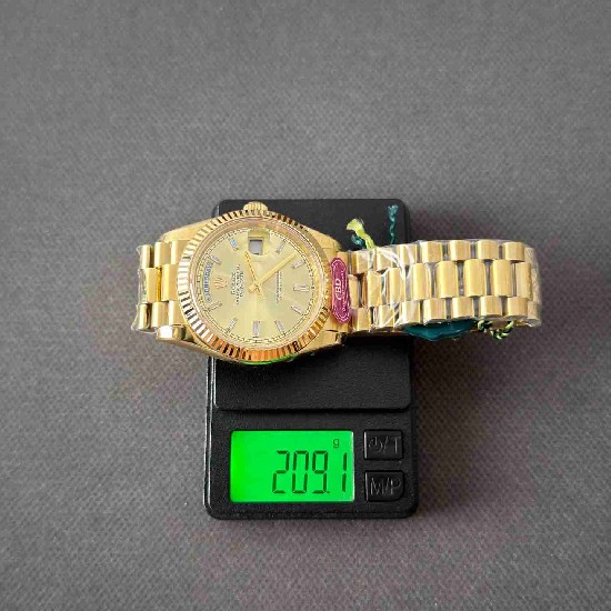 ROLEX   Day Date 40 RO2080 (18K gold 210g)