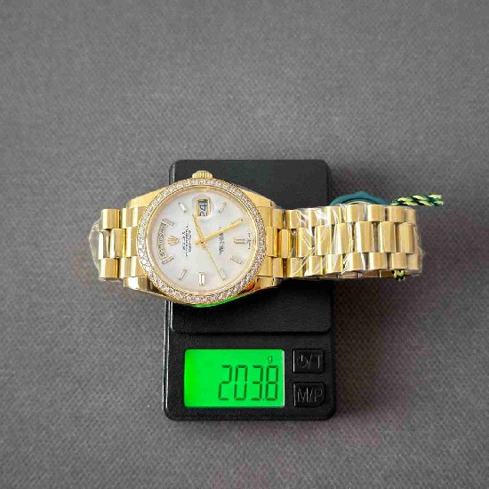 ROLEX   Day Date 40 RO2081 (18K gold 210g)