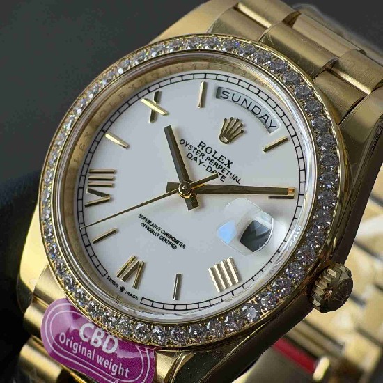 ROLEX   Day Date 40 RO2083 (18K gold 210g)