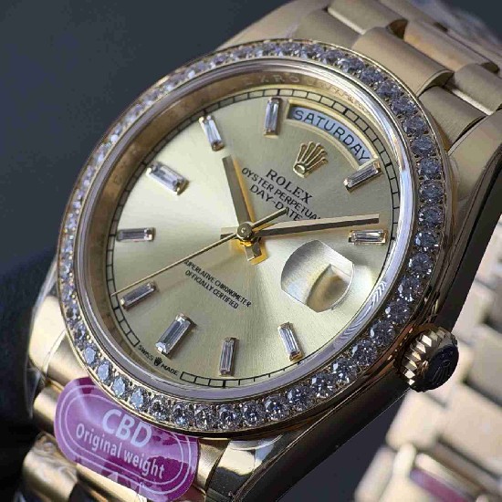ROLEX   Day Date 40 RO2084 (18K gold 210g)