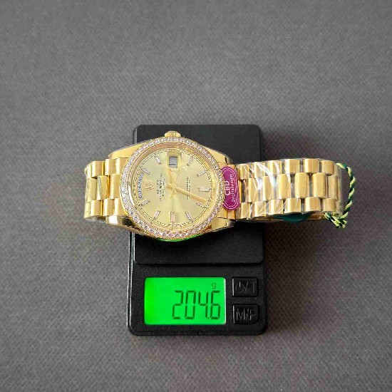 ROLEX   Day Date 40 RO2084 (18K gold 210g)