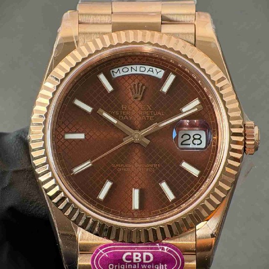 ROLEX   Day Date 40 RO2086 (18K gold 210g)