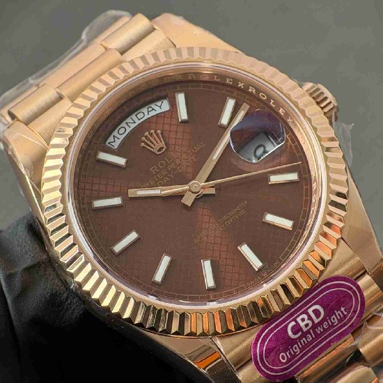 ROLEX   Day Date 40 RO2086 (18K gold 210g)