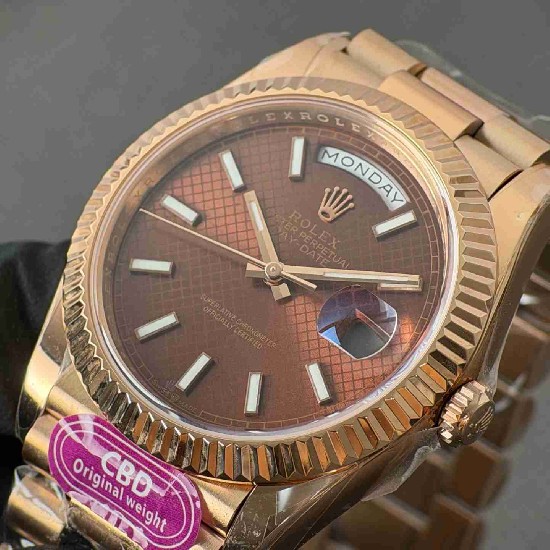 ROLEX   Day Date 40 RO2086 (18K gold 210g)