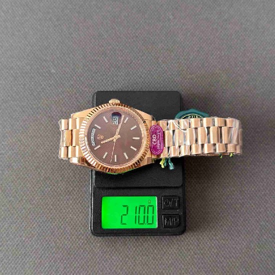 ROLEX   Day Date 40 RO2086 (18K gold 210g)