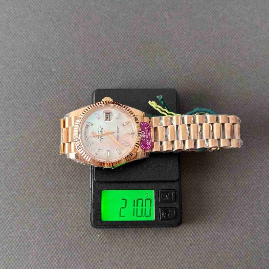 ROLEX   Day Date 40 RO2087 (18K gold 210g)