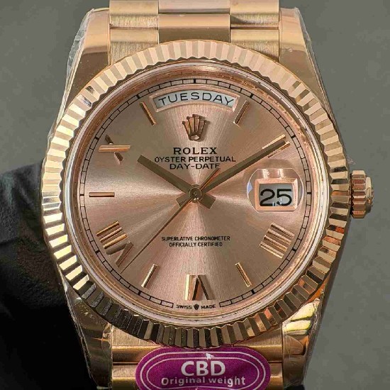 ROLEX   Day Date 40 RO2088 (18K gold 210g)