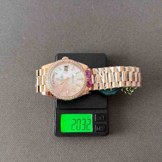 ROLEX   Day Date 40 RO2089 (18K gold 210g)