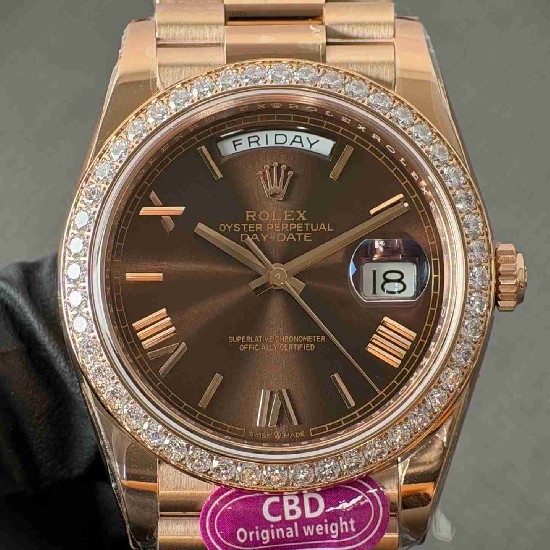 ROLEX   Day Date 40 RO2090 (18K gold 210g)