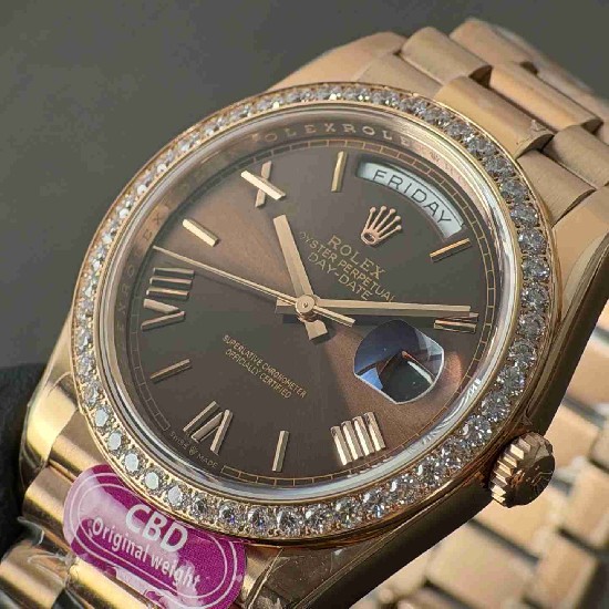ROLEX   Day Date 40 RO2090 (18K gold 210g)