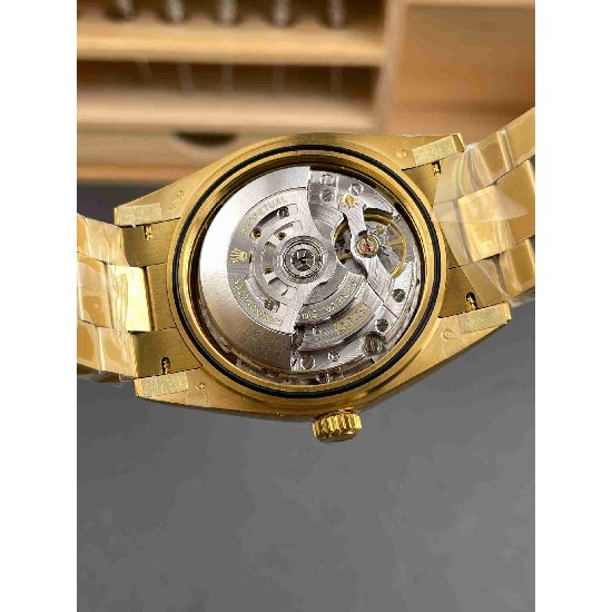 ROLEX   Day Date 40 RO2101