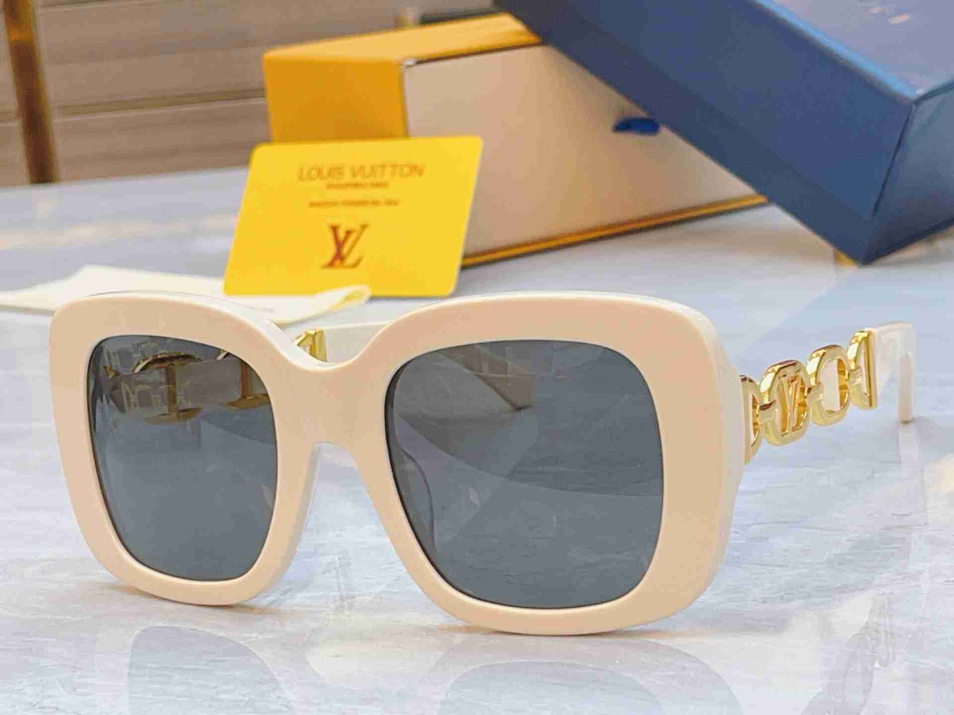 Louis  Vuitton sunglasses LVAA42