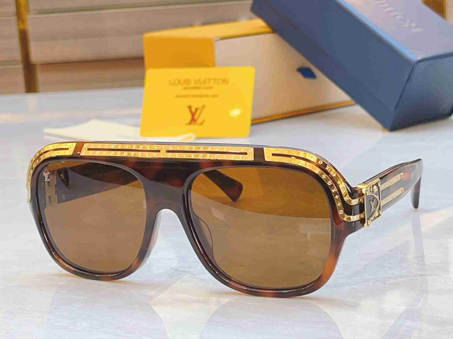 Louis  Vuitton sunglasses LVAA55