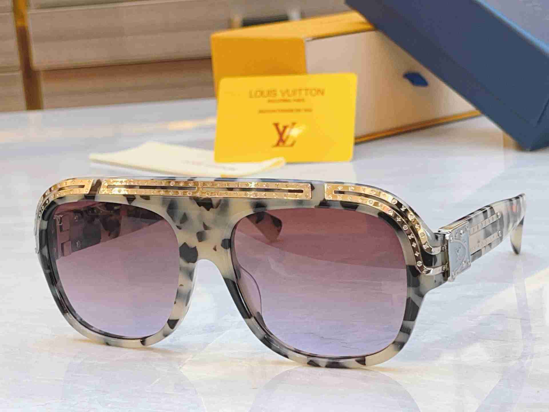 Louis  Vuitton sunglasses LVAA56