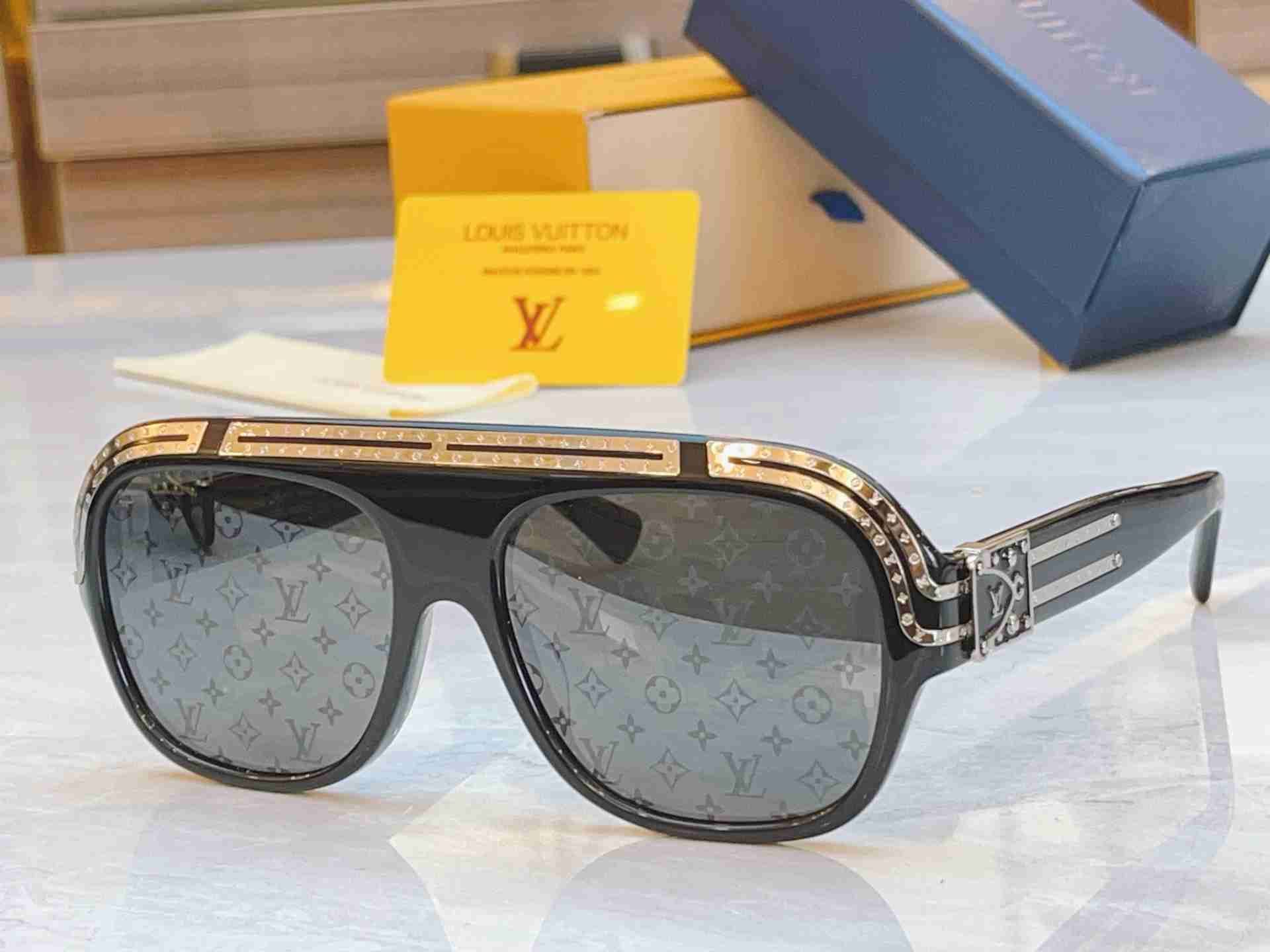 Louis  Vuitton sunglasses LVAA57