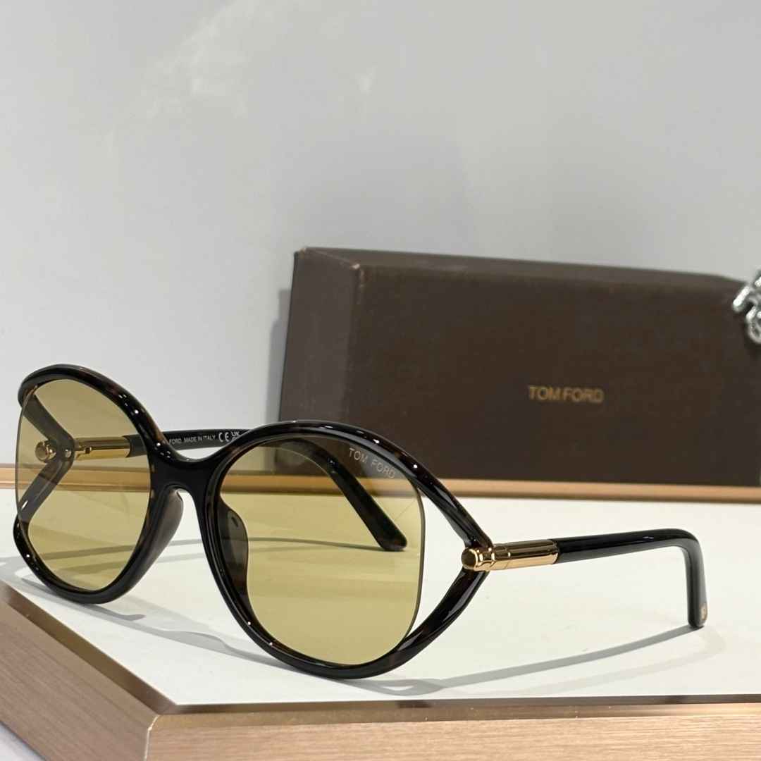 TOM  FORD sunglasses