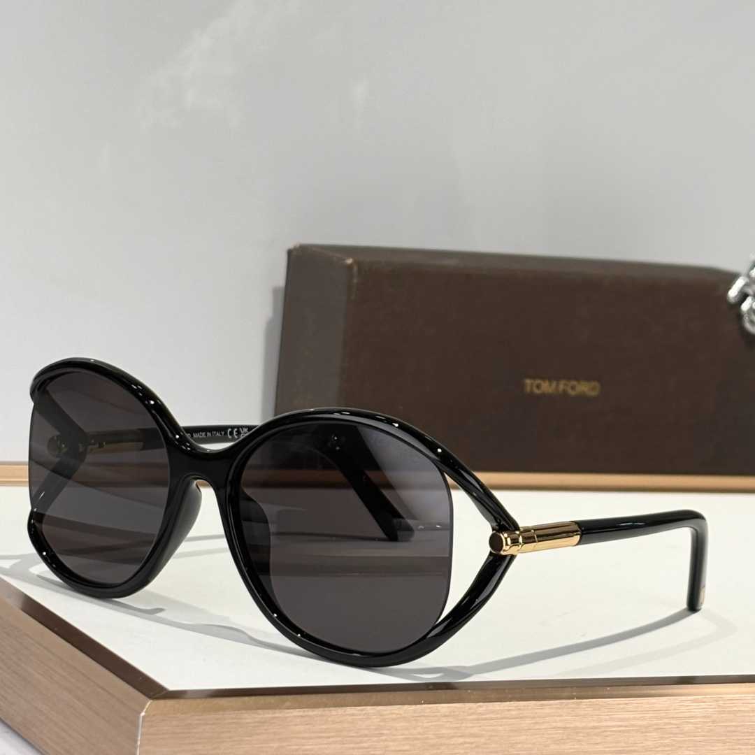 TOM  FORD sunglasses