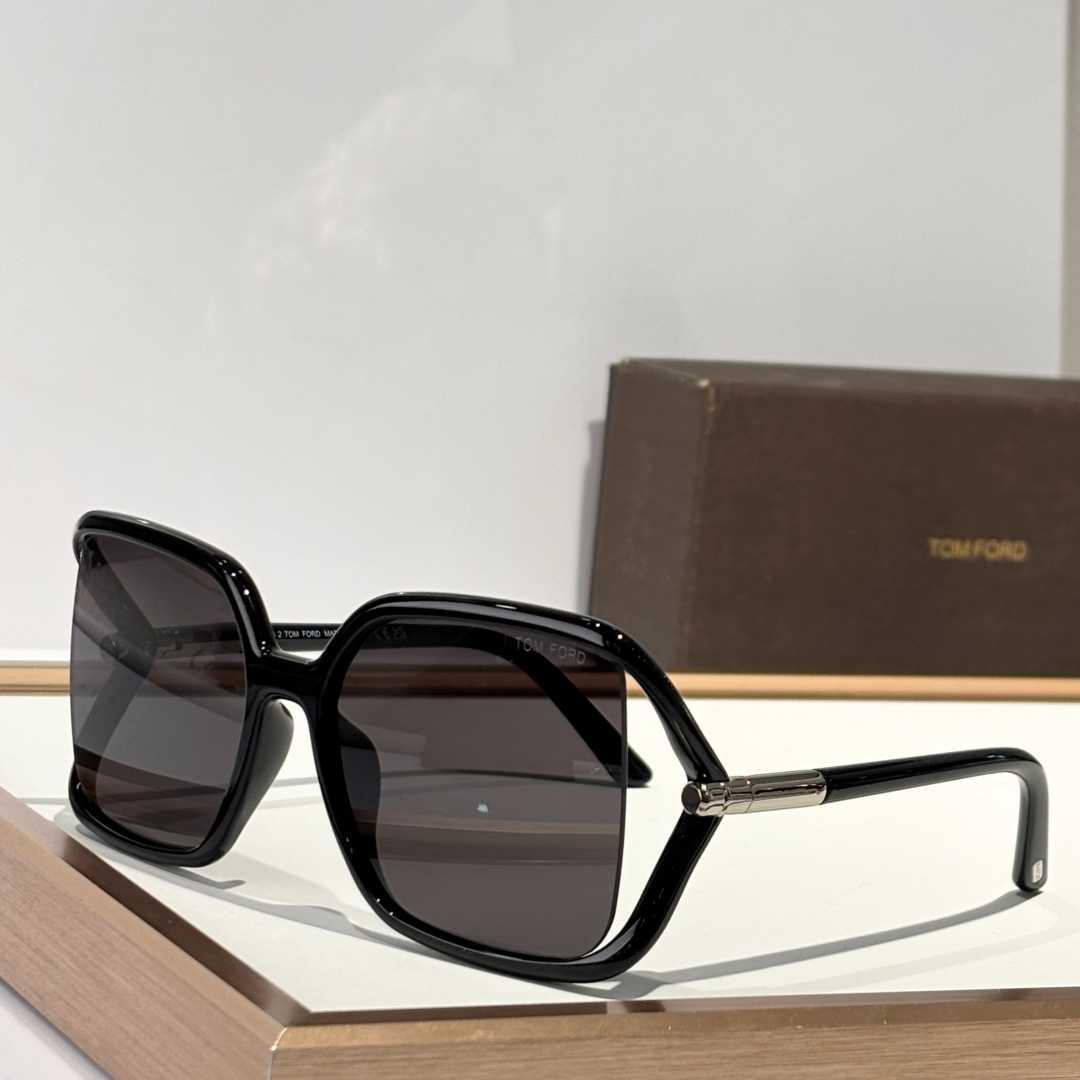 TOM  FORD sunglasses