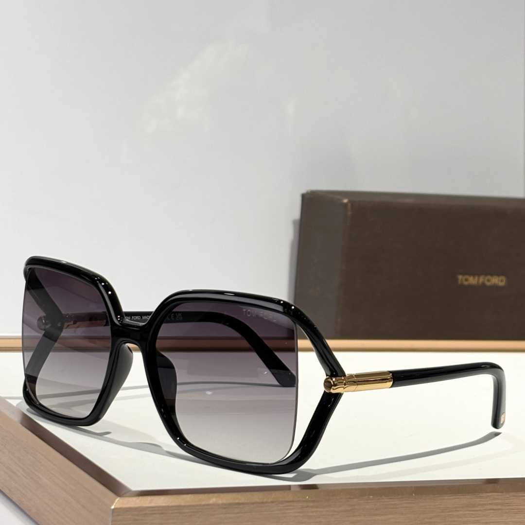 TOM  FORD sunglasses