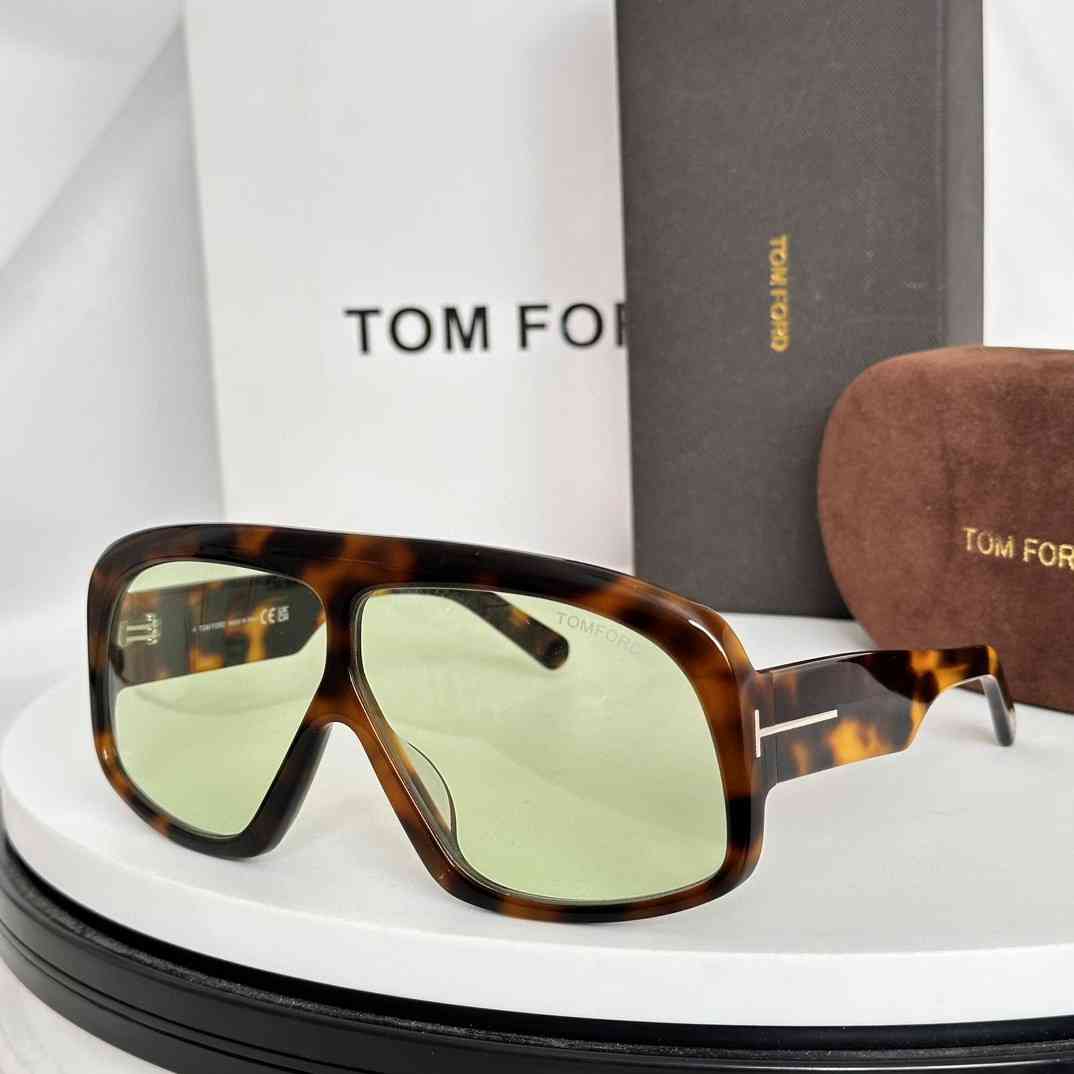 TOM  FORD sunglasses
