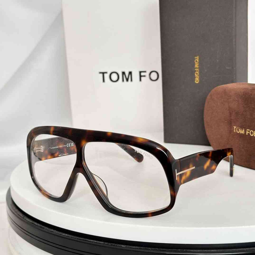 TOM  FORD sunglasses