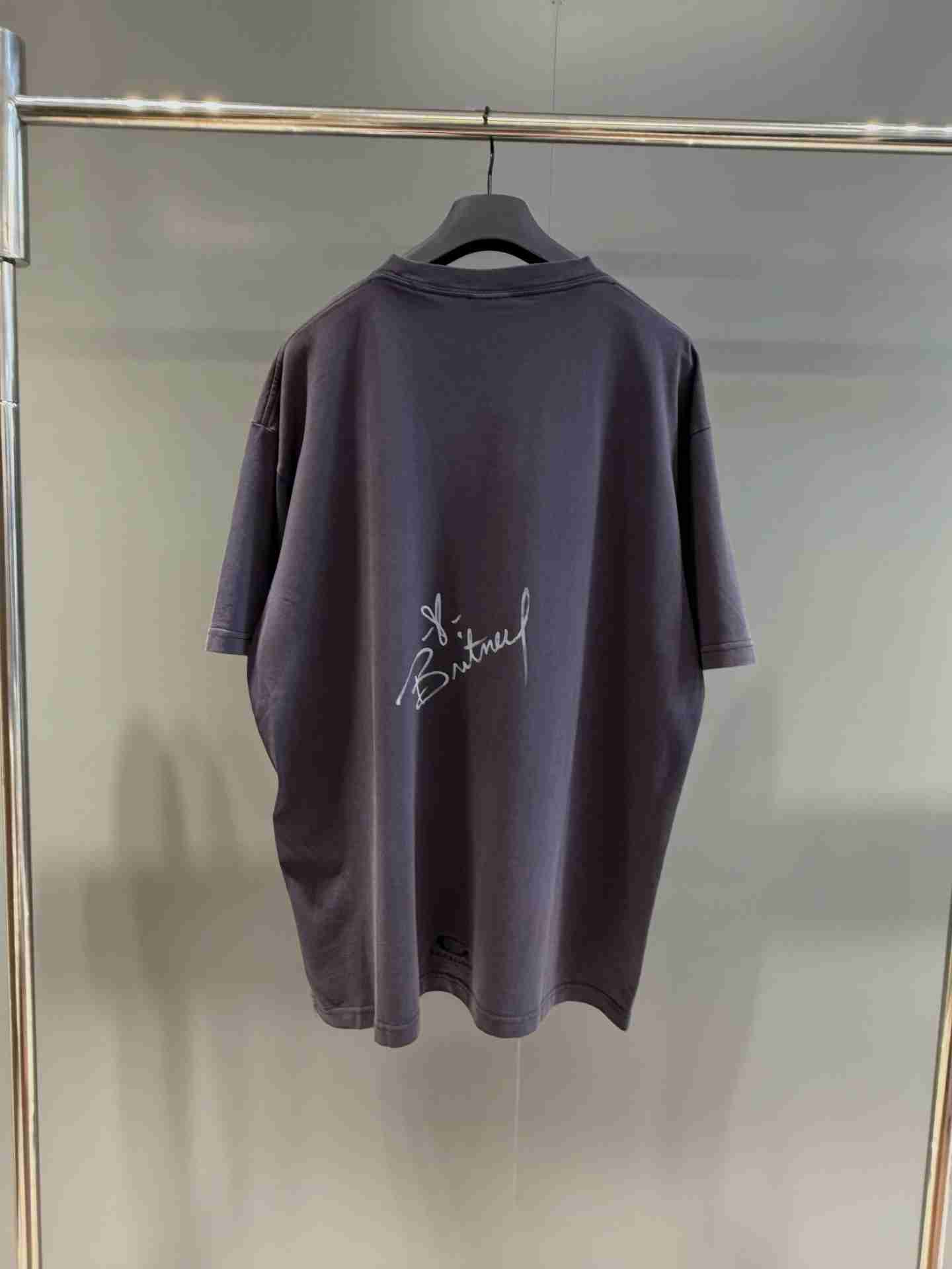 Balenciaga     T-shirt BAY0242