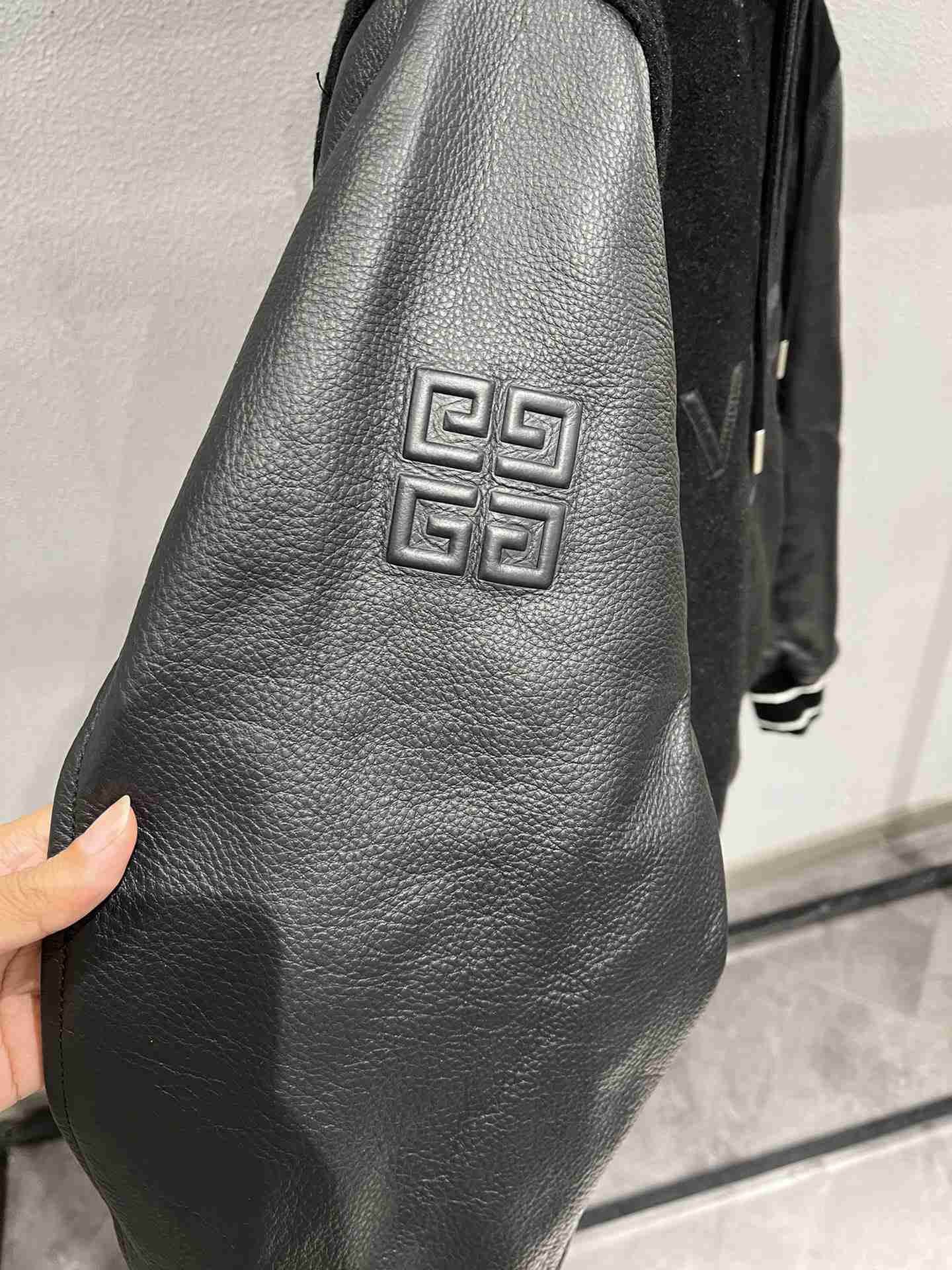 Givenchy Tops GVY0054