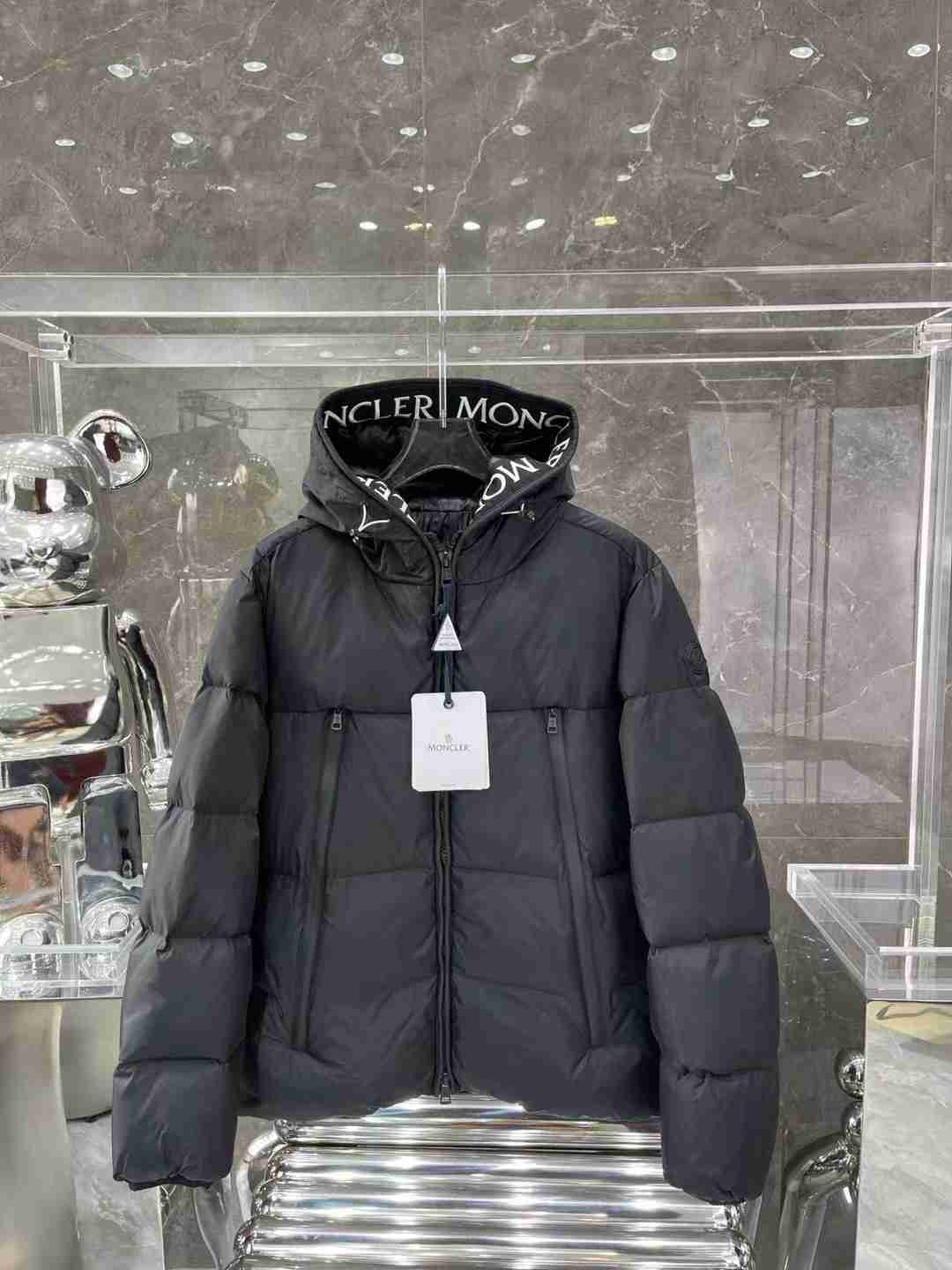 Moncler       Tops MOY0142