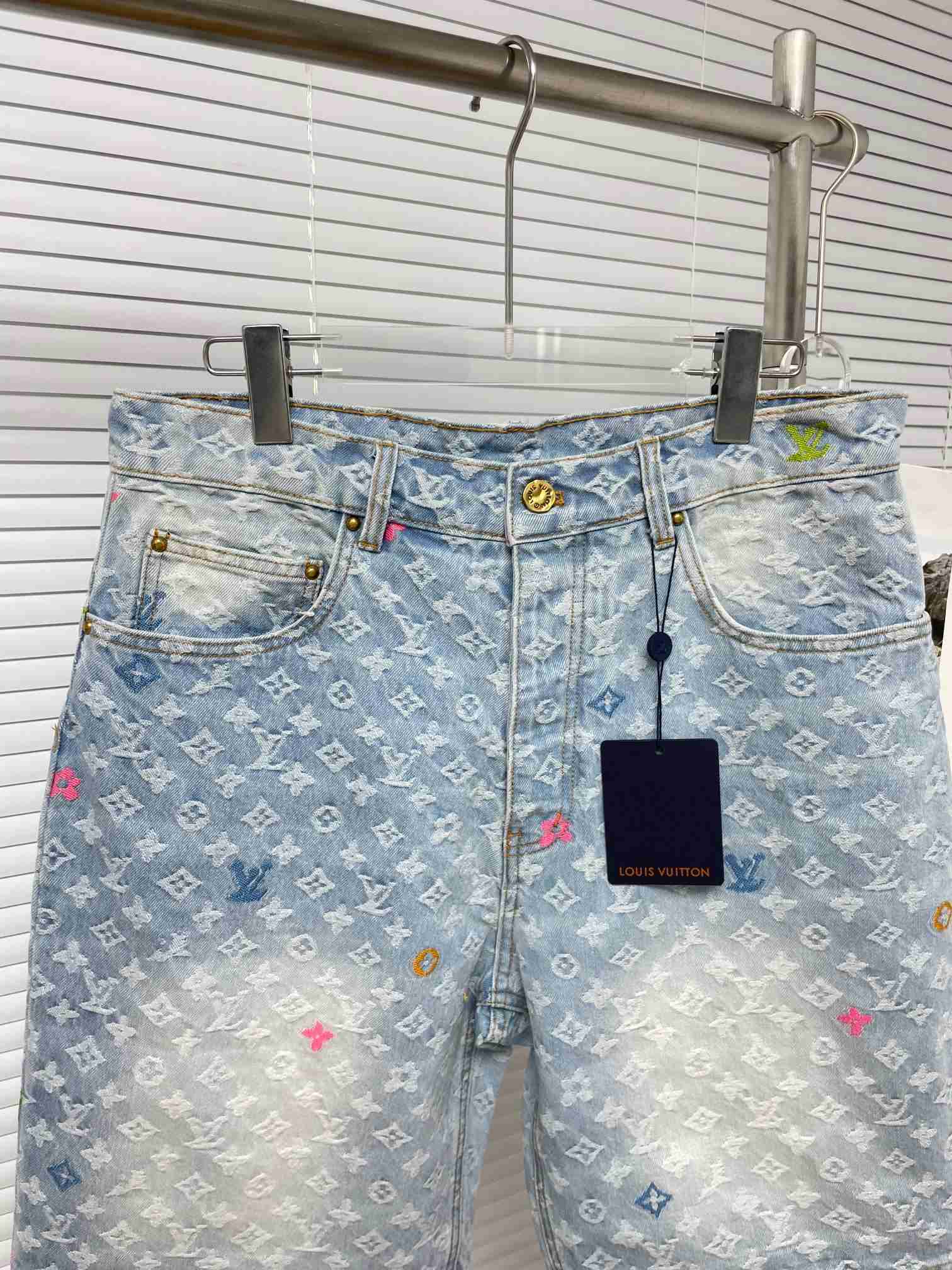 LV Shorts LVK0004